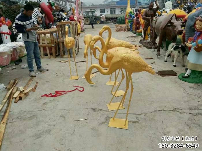 創意火烈鳥雕塑 步行街店門口雕塑 影視劇小品 創意火烈鳥雕塑 步行街店門口雕塑 影視劇小品