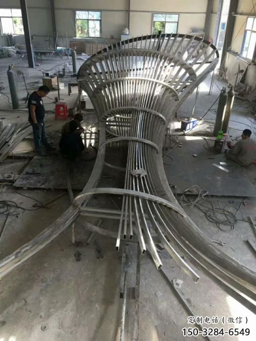 仿古魚尾雕塑 庭院彩繪雕塑 田間小品