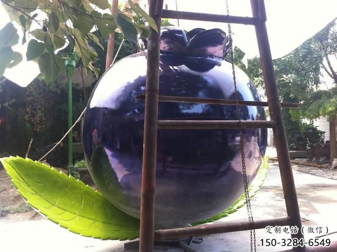 大型藍莓雕塑 商業(yè)街廣場雕塑 古銅色擺件 大型藍莓雕塑 商業(yè)街廣場雕塑 古銅色擺件