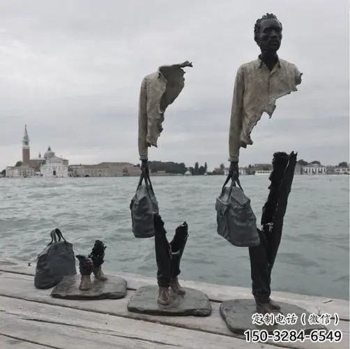 鏤空旅行者雕塑 廣場(chǎng)空心人雕塑 門口小品 鏤空旅行者雕塑 廣場(chǎng)空心人雕塑 門口小品