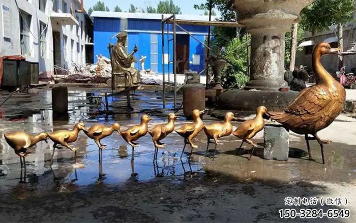 仿古鴨子雕塑廠家，仿真動物， 廣場街頭擺件