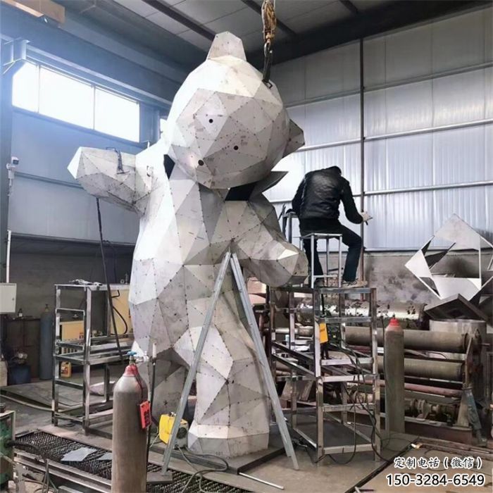 切面大熊雕塑廠家，酒店房地產雕塑，現代景觀動物