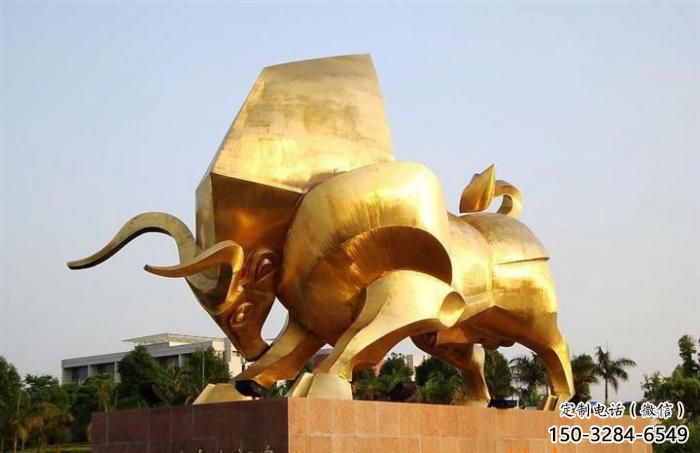 街道小牛雕塑廠家，景觀擺件，鍍金工藝