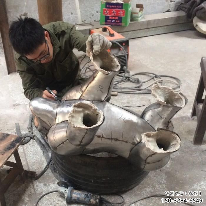 步行街猩猩雕塑廠家,景觀主題,鍛造工藝 步行街猩猩雕塑廠家,景觀主題,鍛造工藝