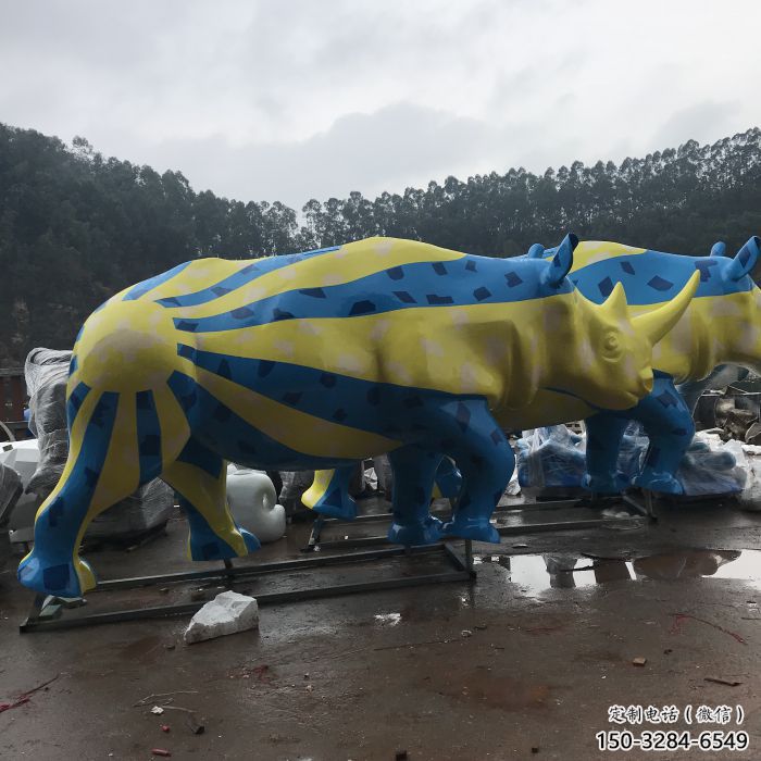 街道犀牛雕塑，彩繪工藝雕塑，公園擺件效果