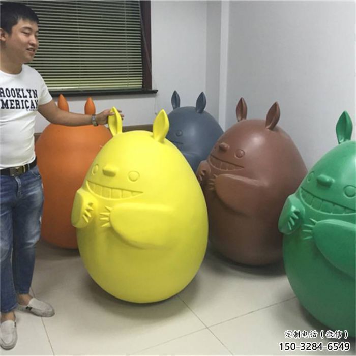 街頭龍貓雕塑，彩繪擺件雕塑，抽象效果