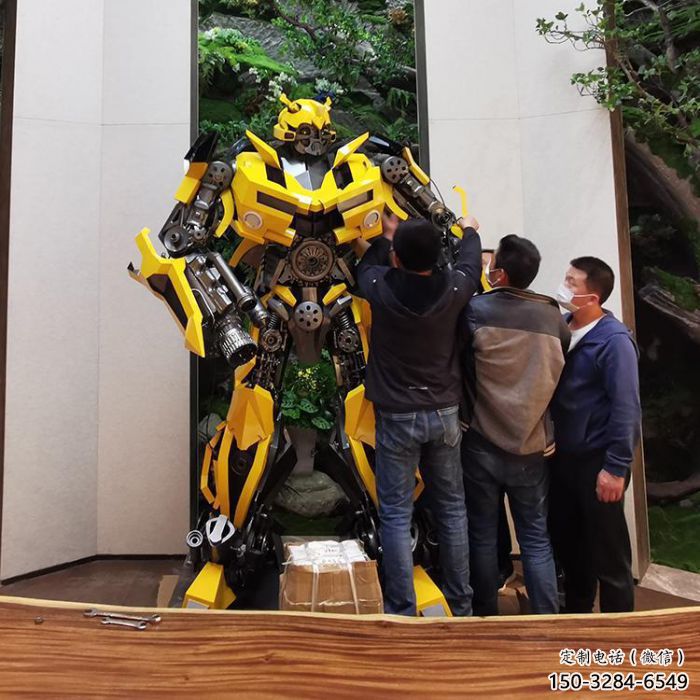 擎天柱版機器人雕塑