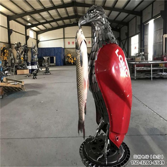鐵藝機甲鳥釣魚雕塑