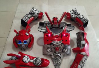 機甲小紅蜂雕塑