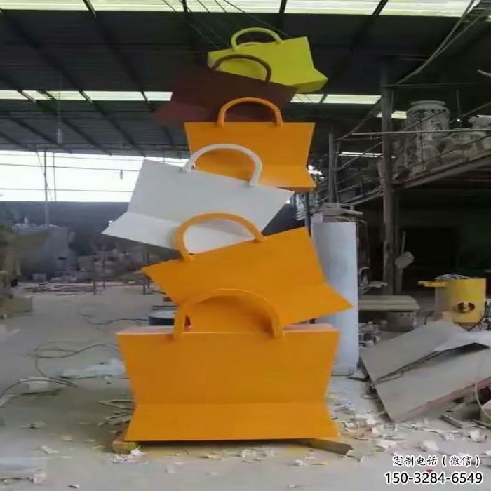 漢中烤漆挎包雕塑制造商,室外軟裝,景觀挎包雕塑制作 漢中烤漆挎包雕塑制造商,室外軟裝,景觀挎包雕塑制作