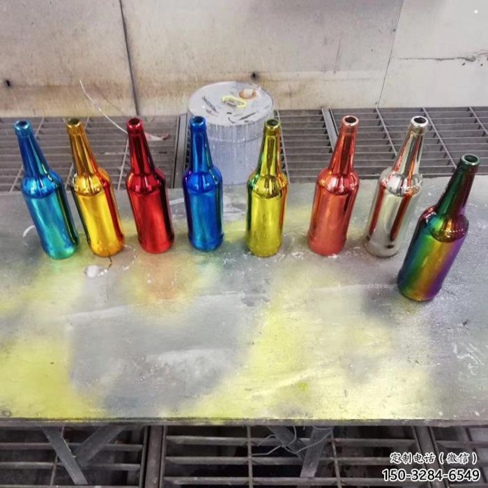 南充公園啤酒瓶雕塑定價，村標概念，玻璃鋼啤酒瓶雕塑選用