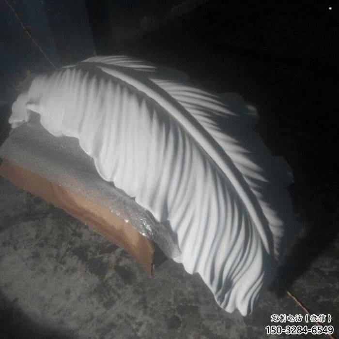 昆明羽毛雕塑供應，花園小品，酒店玻璃鋼羽毛雕塑展品