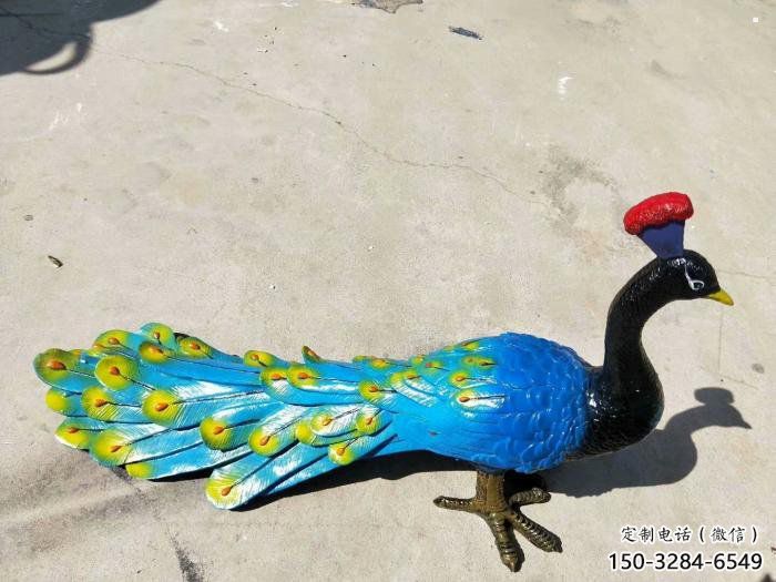 麗江彩繪孔雀雕塑制作選用，景區(qū)案例，動物美陳雕塑