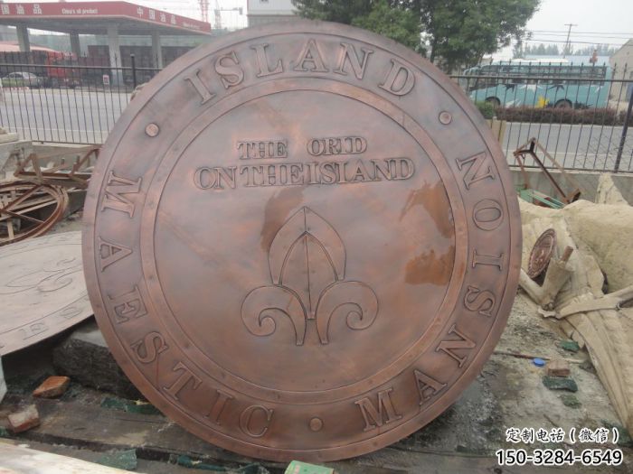 紅河彩繪校徽雕塑