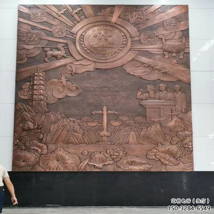 麗江大門口校徽雕塑