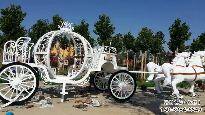 金華廣場(chǎng)馬車(chē)雕塑