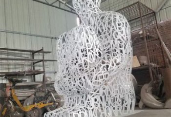 萬州大型鏤空人物雕塑常用，戶外擺放，鐵藝字母人物雕塑展示
